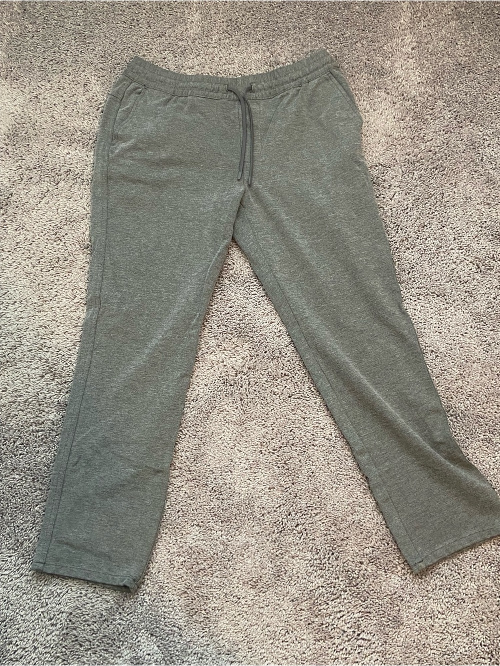 NWOT Apt 9 medium men’s gray sweatpants with pockets